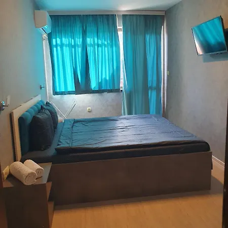 View Deluxe * Τριάβνα