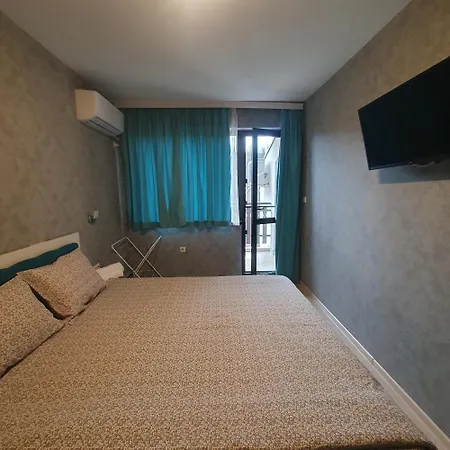 View Deluxe Τριάβνα